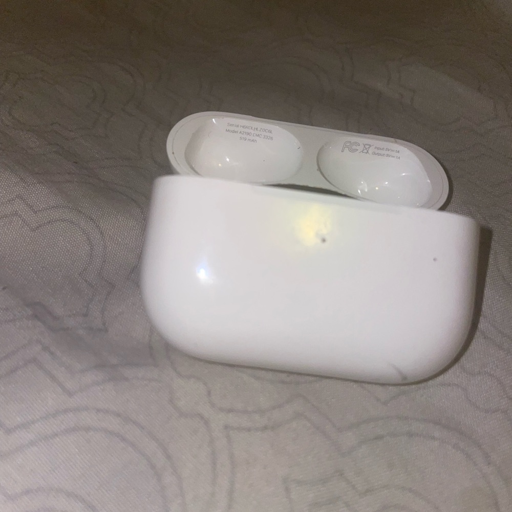 Airpod pro charging case